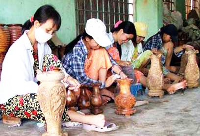 Làng nghề truyền thống Tiện gỗ mỹ nghệ Nhạn Tháp, Nhơn Hậu